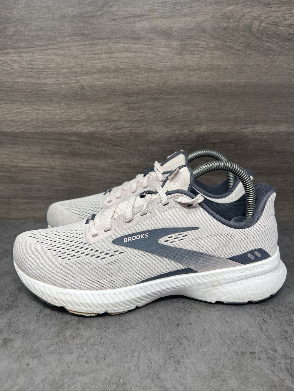 Brooks Launch 8 Womens Size 7.5 White Gray Lightweight Running Shoes